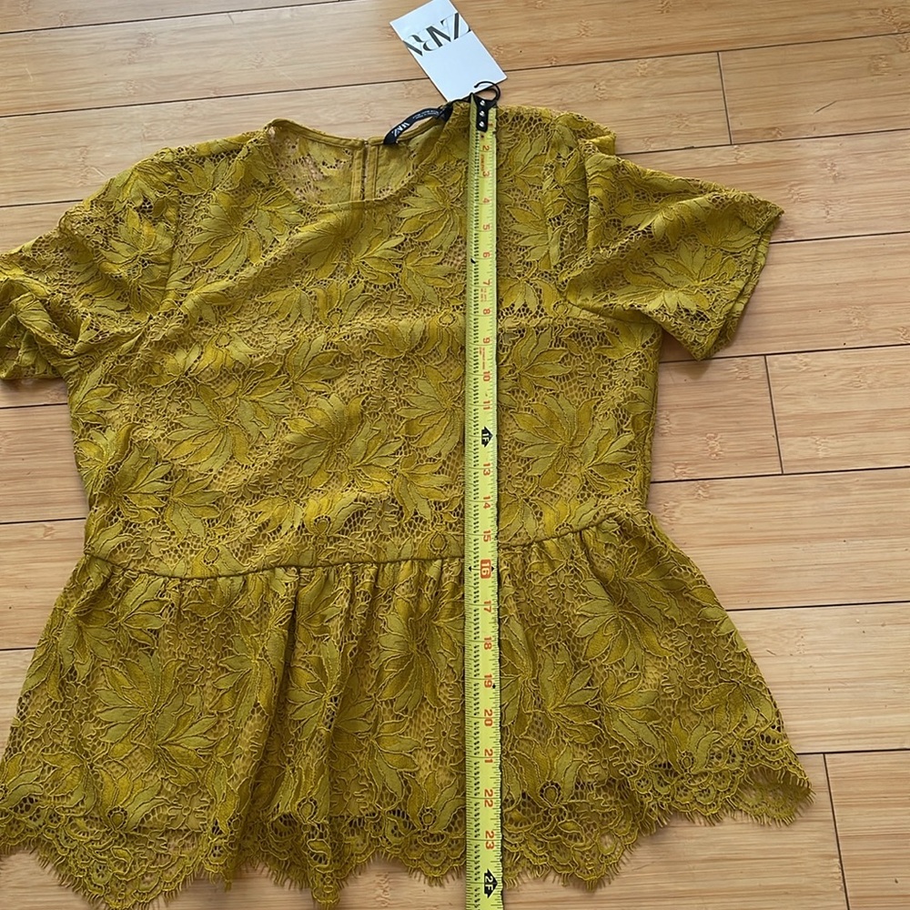 Zara women Lace Peplum Blouse Short Sleeve Back Zipper Lined Medium NWT - Picture 6 of 7